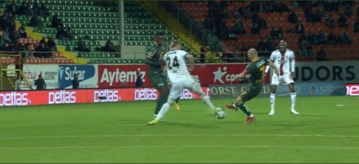 Alanyaspor'un golü VAR'dan döndü