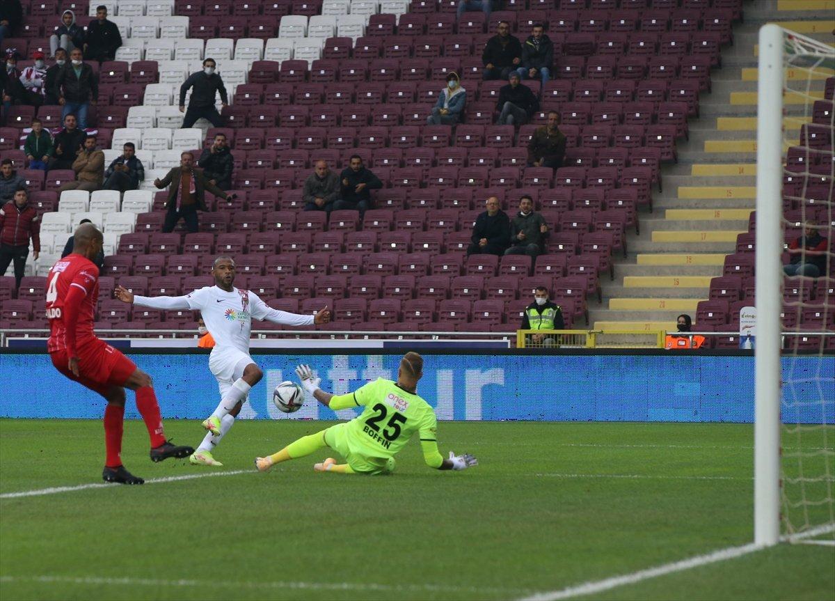 Hatayspor, Antalyaspor'u 3 golle geçti