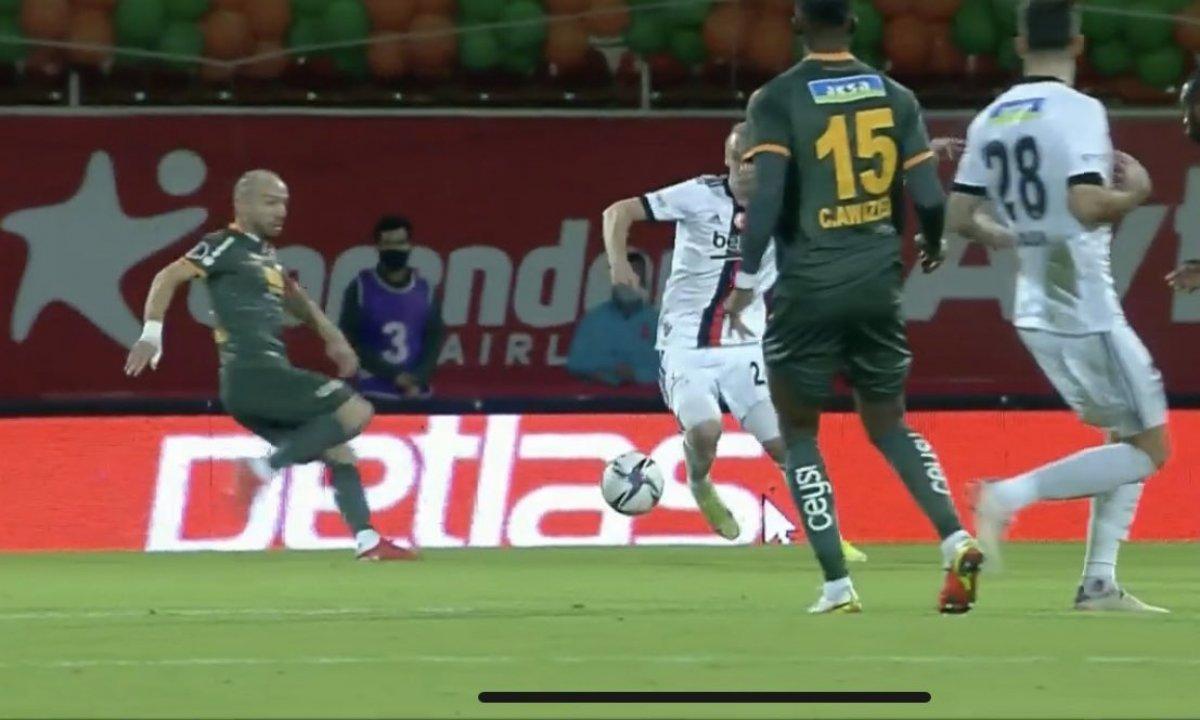 Alanyaspor'un golü VAR'dan döndü