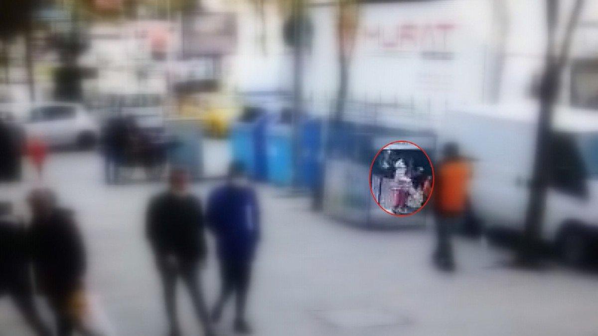 Bağcılar'da kamyonun kör noktasında kaza: 1 ölü