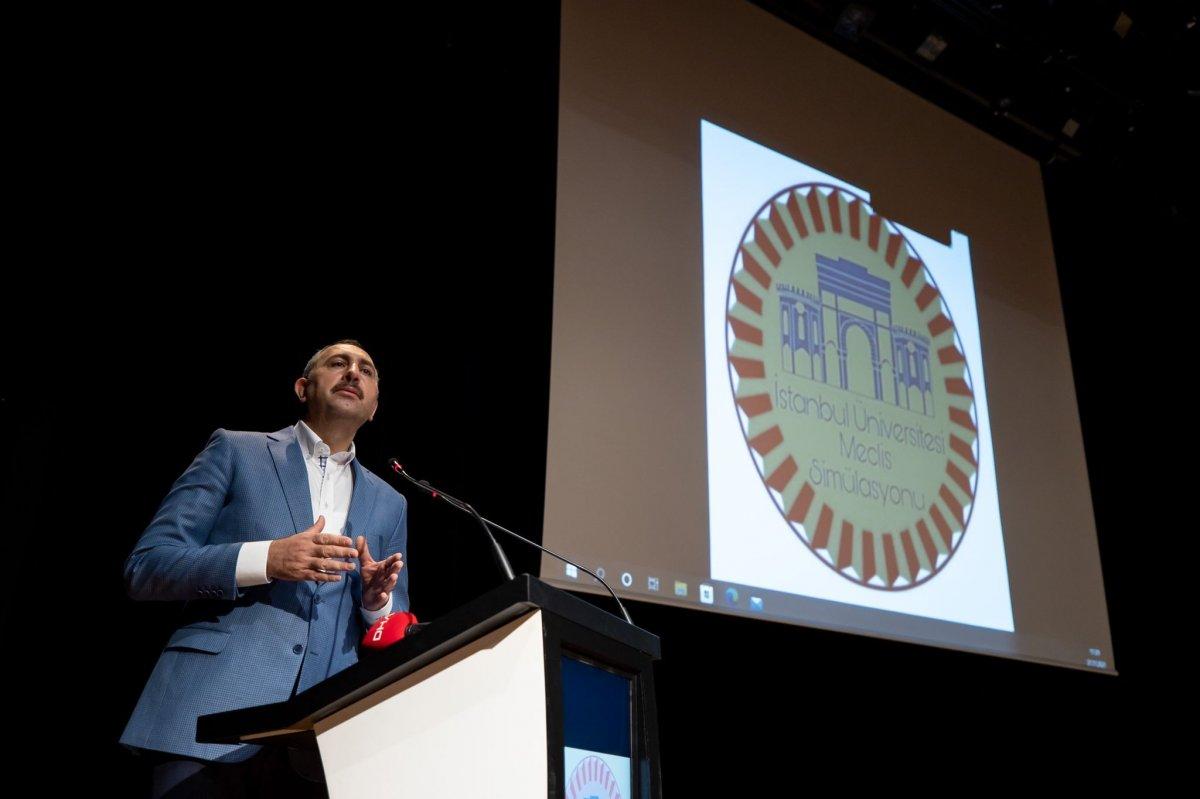 Adalet Bakanı Abdulhamit Gül’den öğrencilere: Aklınızı kiraya vermeyin