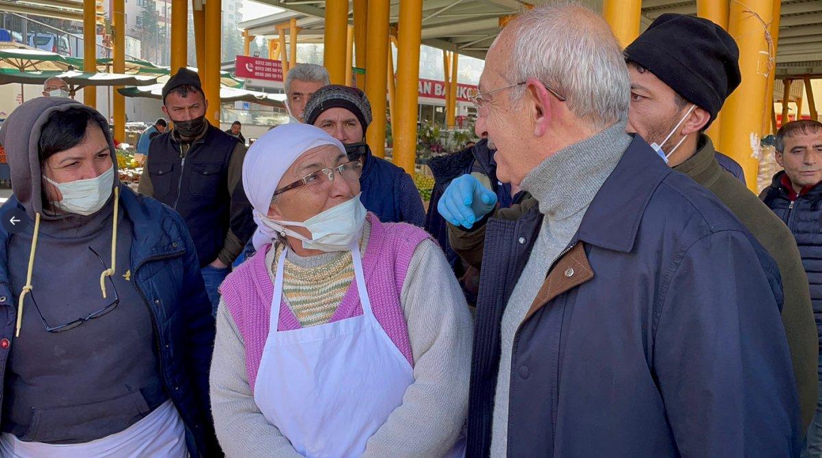 Kemal Kılıçdaroğlu eşiyle birlikte pazar alışverişine çıktı