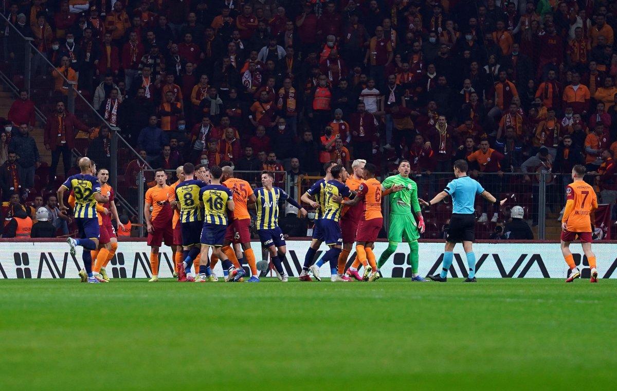 Derbide saha karıştı