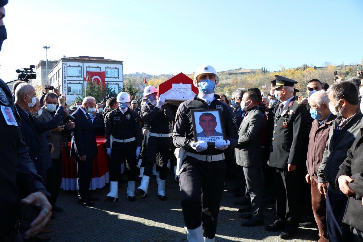 Trabzon'da şehit polisin cenaze namazını babası kıldırdı