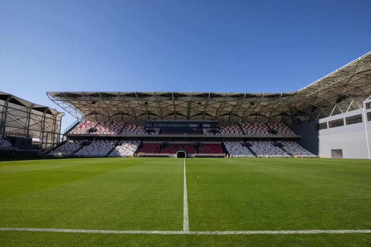 Alsancak Stadı'nda hazırlıklar tamamlandı