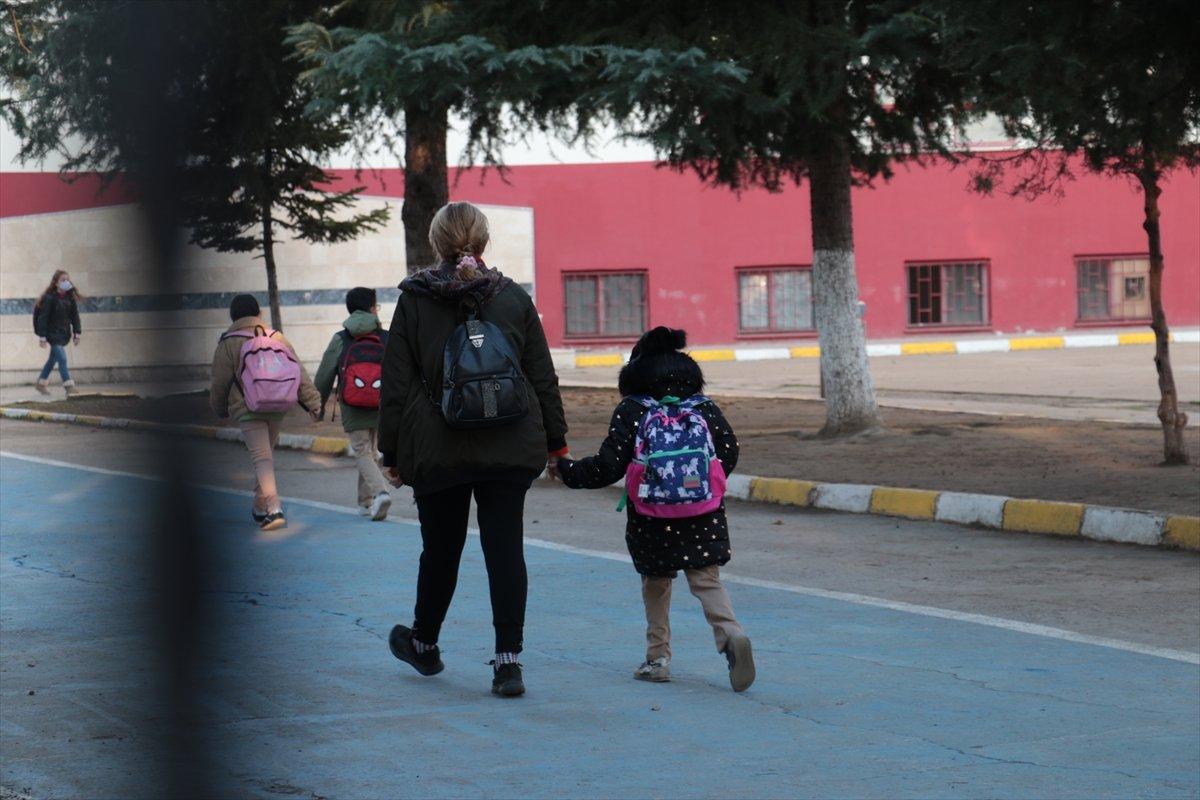 Okullar, ara tatilin ardından ders zilini çaldı