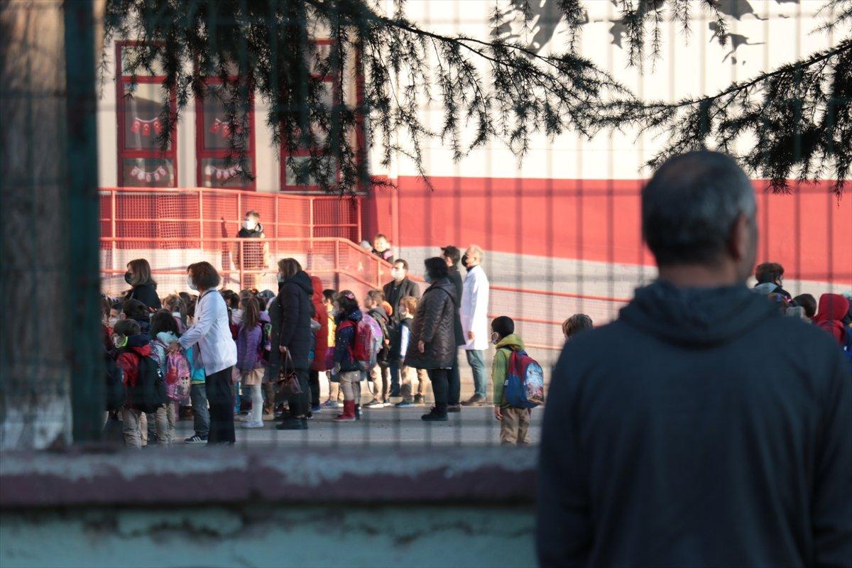 Okullar, ara tatilin ardından ders zilini çaldı