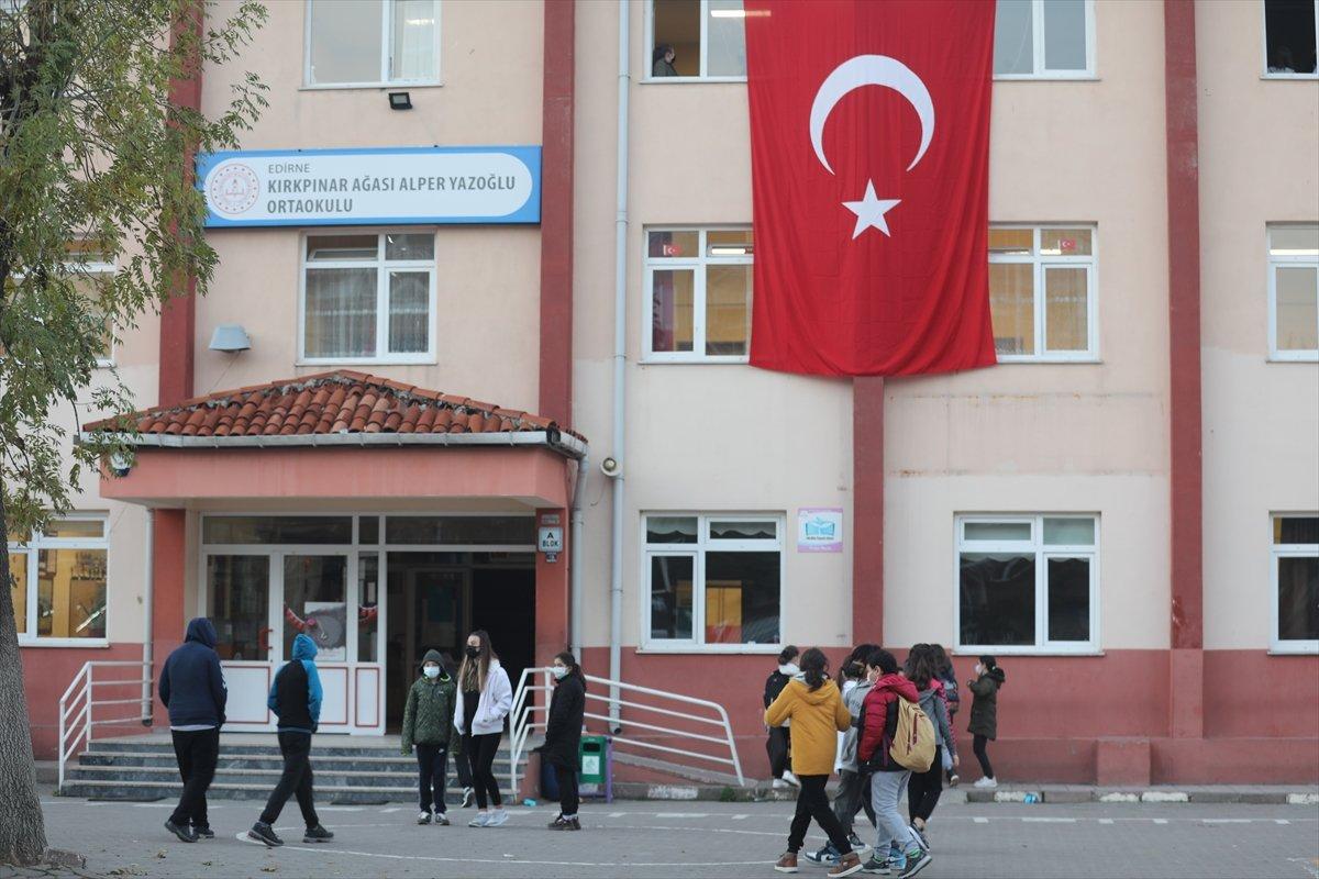 Okullar, ara tatilin ardından ders zilini çaldı