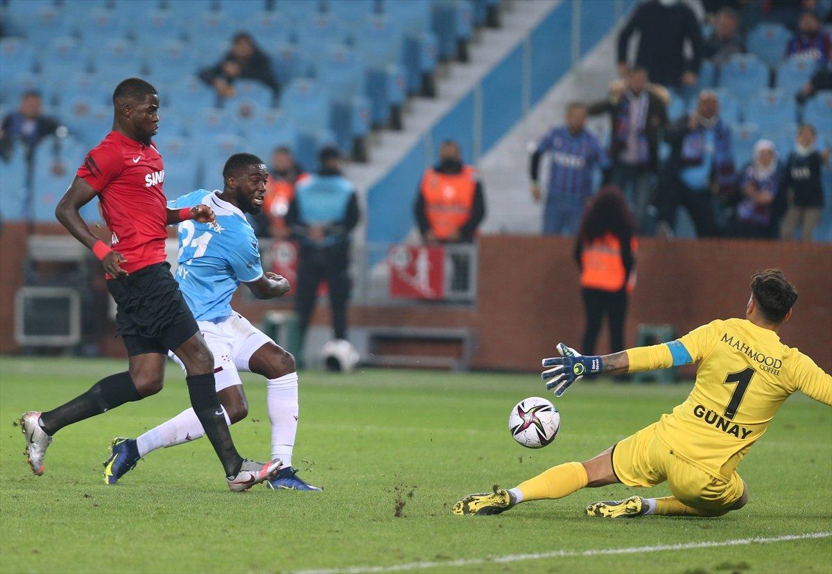Trabzonspor Gaziantep'i 3-0 yendi