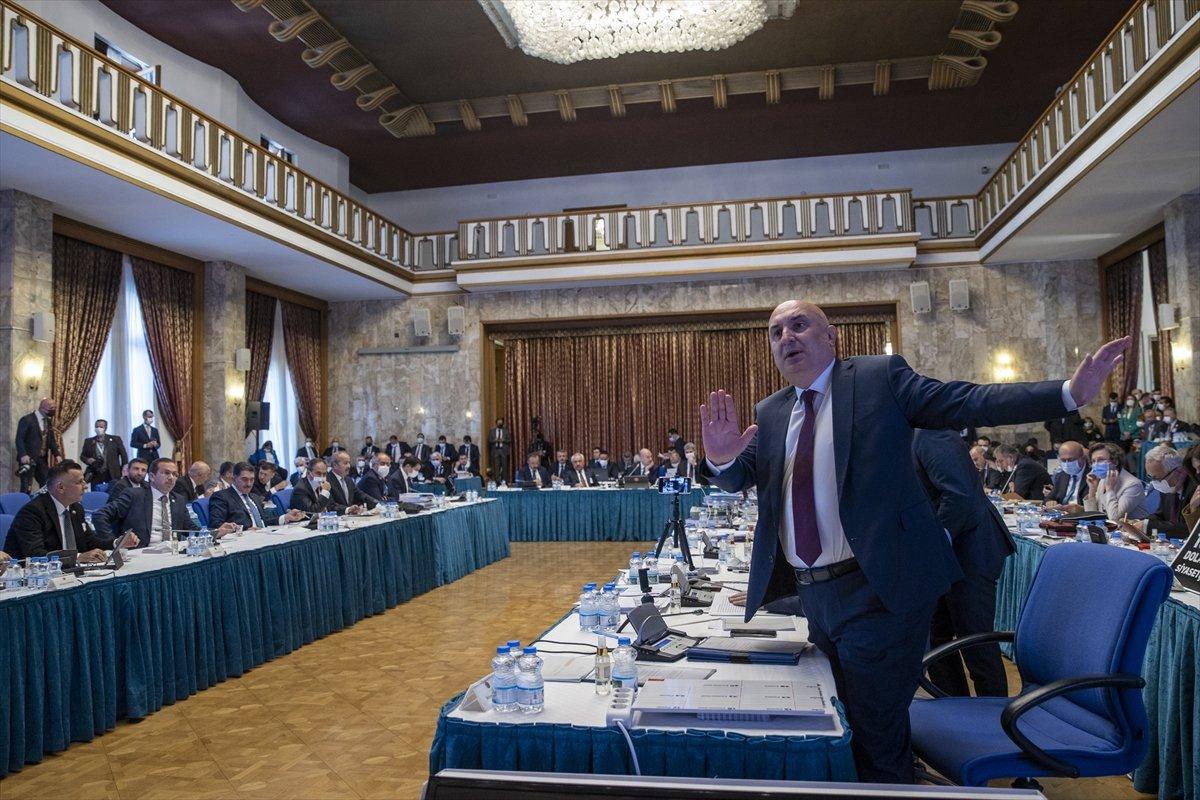 Süleyman Soylu'dan terörle mücadele sunumu yaparken gülüşen CHP'li vekillere sert tepki