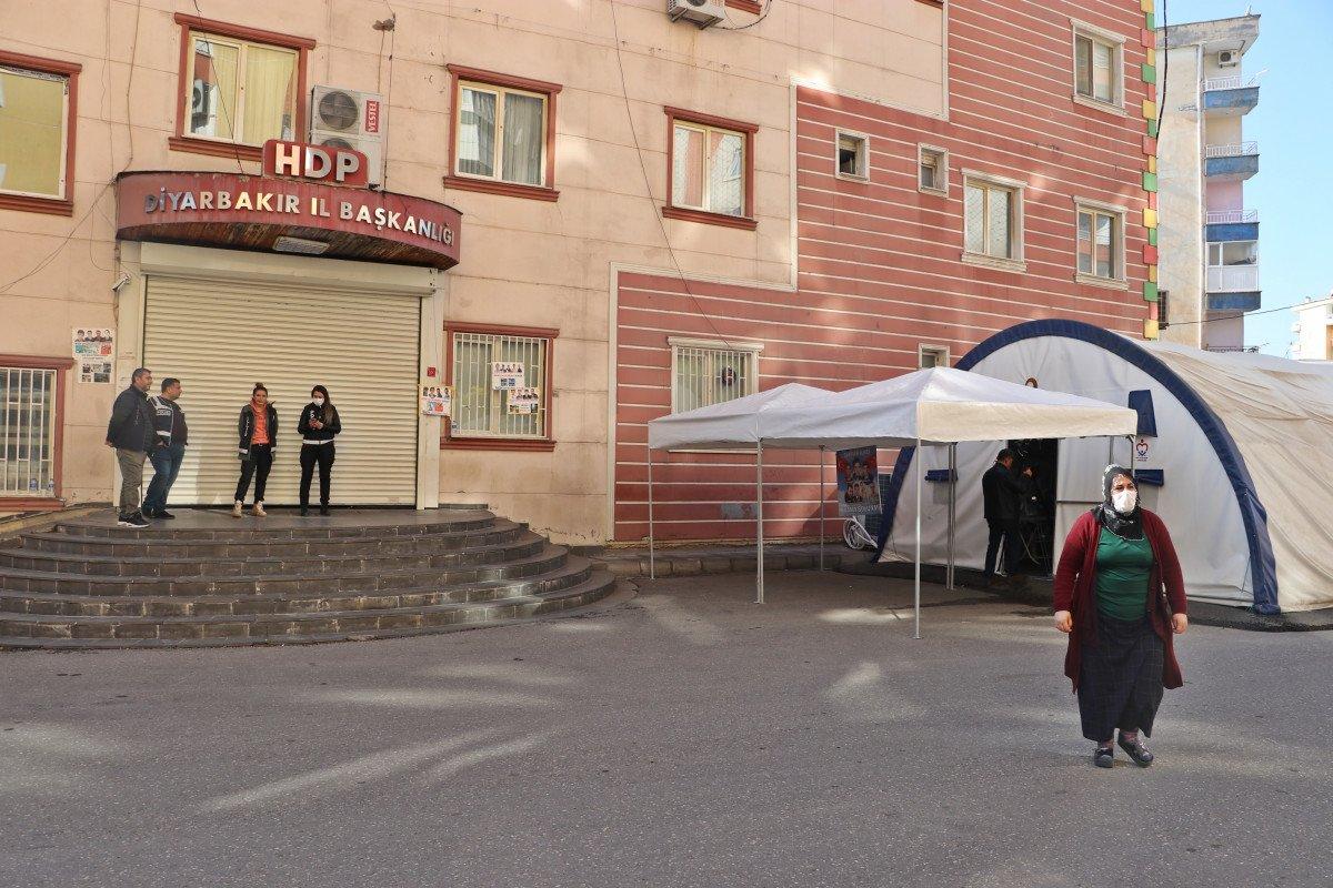 Evlat nöbetindeki baba HDP’ye seslendi: Siz ölmeyecek misiniz