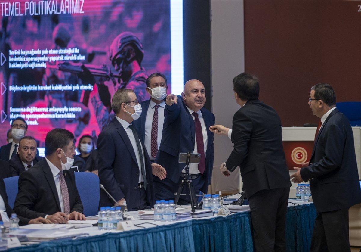 Süleyman Soylu'dan terörle mücadele sunumu yaparken gülüşen CHP'li vekillere sert tepki