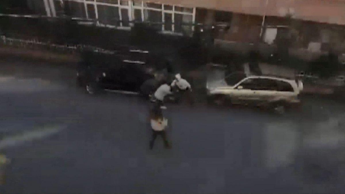 Maltepe'de eski nişanlıya şiddet