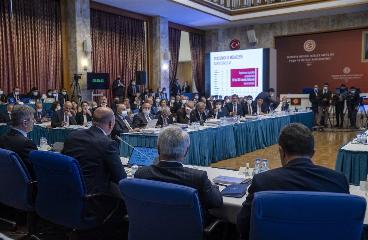 Süleyman Soylu'dan terörle mücadele sunumu yaparken gülüşen CHP'li vekillere sert tepki