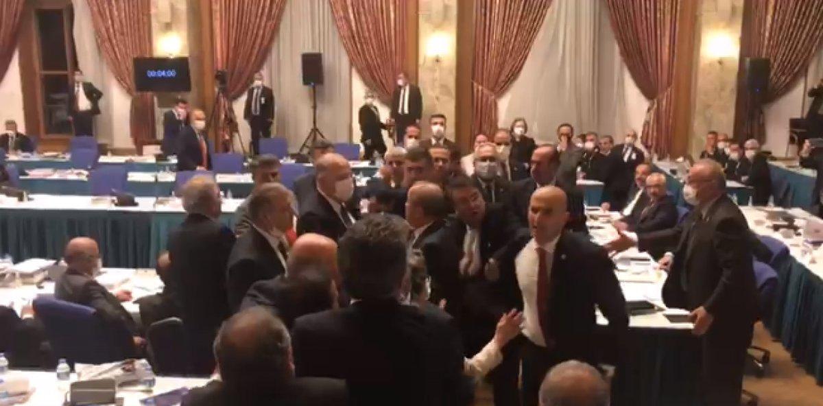 TBMM'de MHP ve HDP milletvekilleri arasında arbede