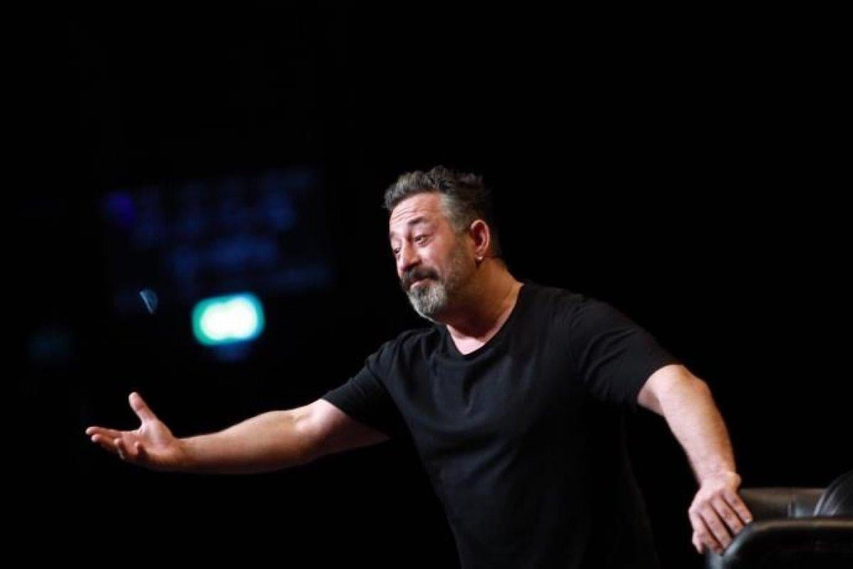 Cem Yılmaz, Metin Akpınar'ın 'Kumaşı iyi değil' sözlerine yanıt verdi