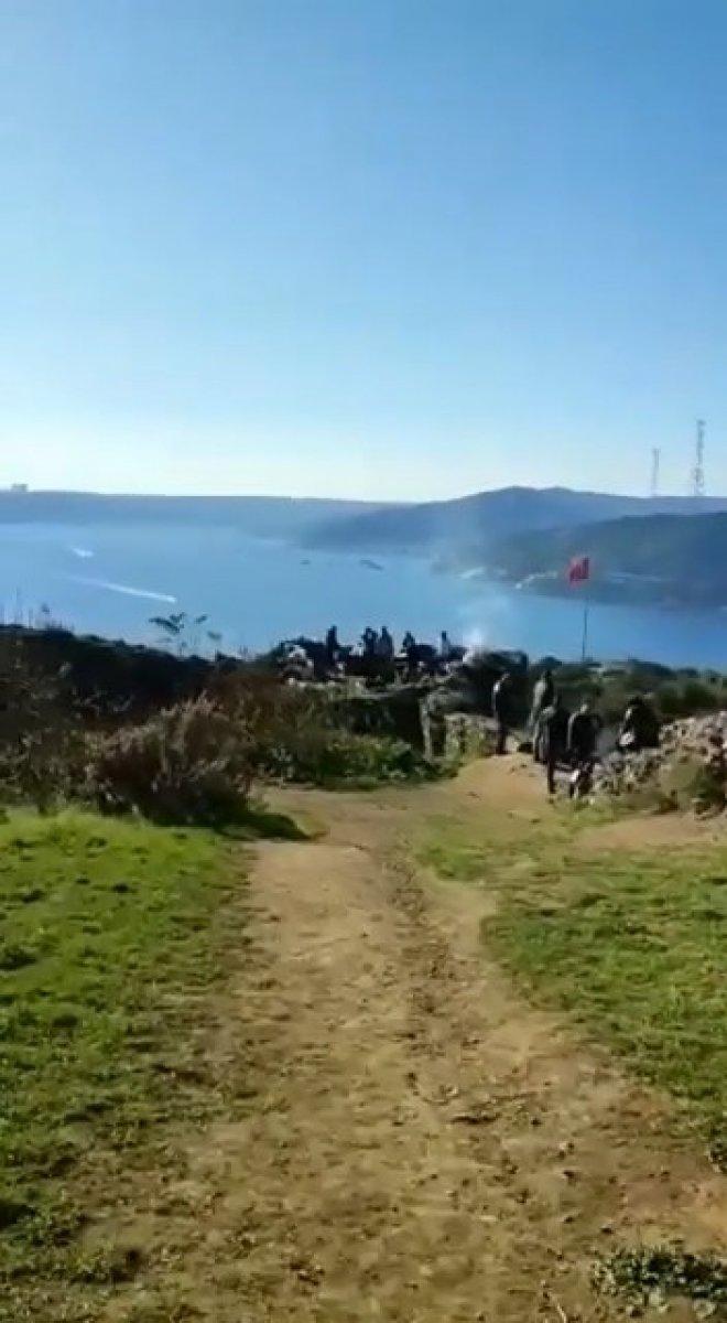 Beykoz Yoros Kalesi’nde gençlerin mangal eğlencesi kamerada