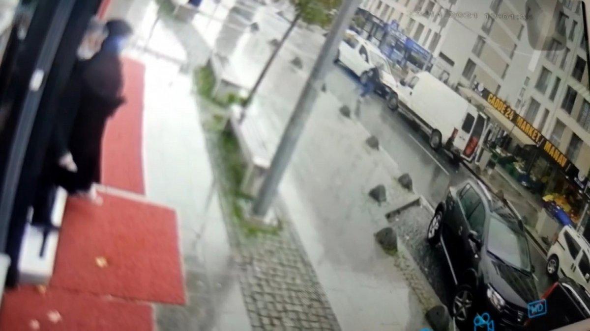 Başakşehir’de, kuyumcudan 7 kilo altın çalındı