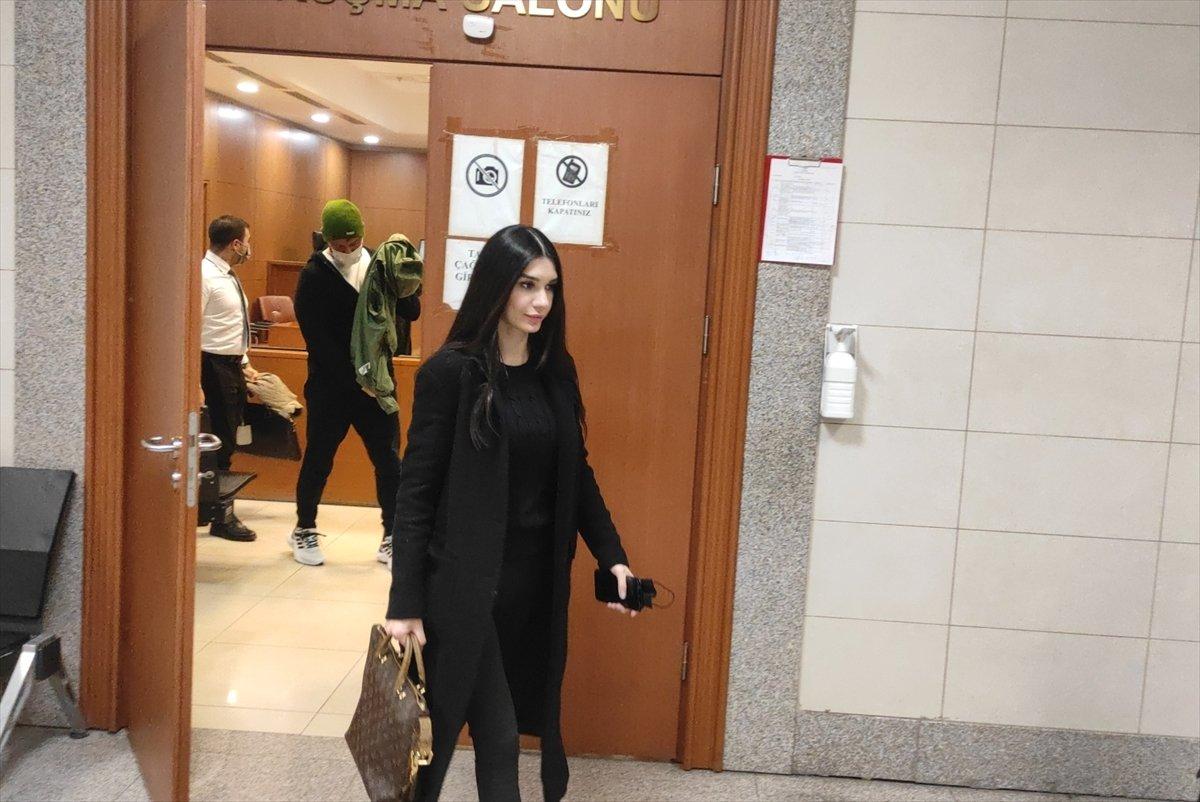 Burcu Kıratlı’nın dolandırılma davasında eşi Sinan Akçıl tanıklık yaptı