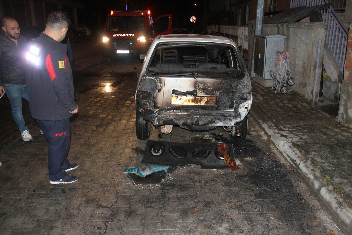 Konya’da 3 araç kundaklandı