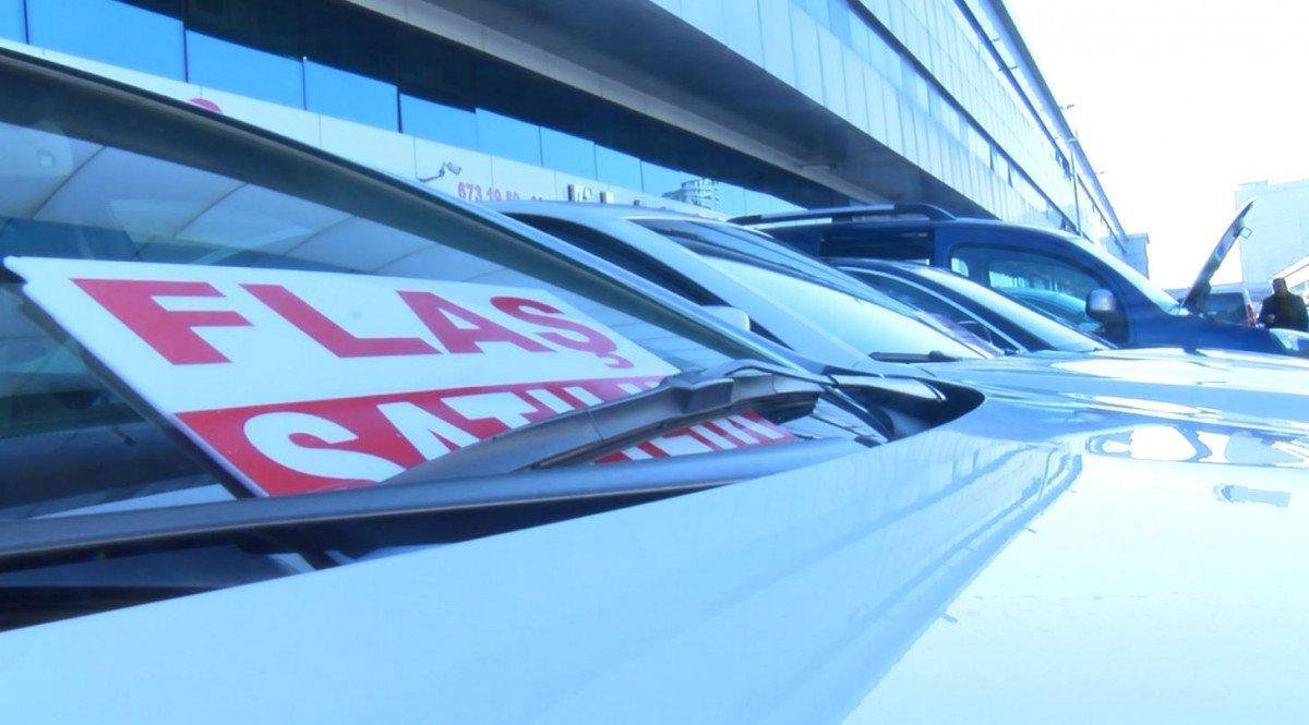 Sıfır araç fırsatçılığında yeni yöntem: Akrabalarının üzerlerine alıyorlar