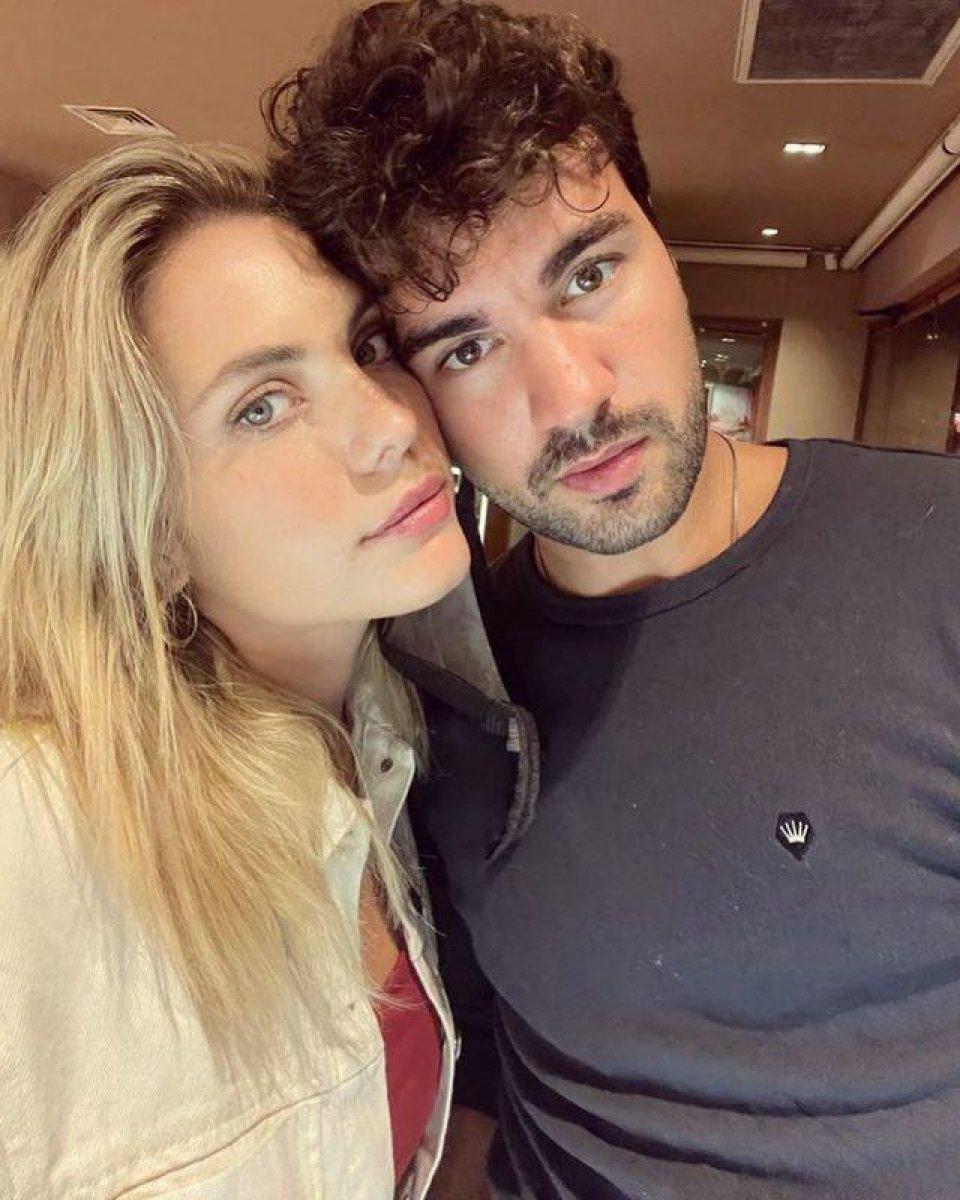 Eda Ece ve sevgilisi Buğrahan Tuncer'den aşk pozları