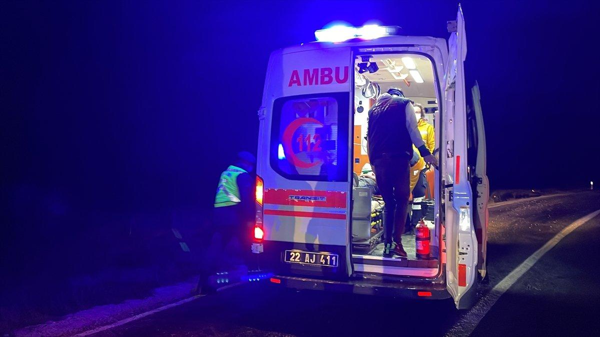 Edirne'de düzensiz göçmenleri taşıyan minibüs devrildi