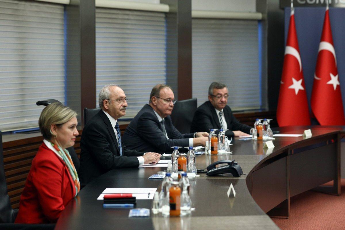 Ahmet Davutoğlu ile Kemal Kılıçdaroğlu'ndan erken seçim çağrısı