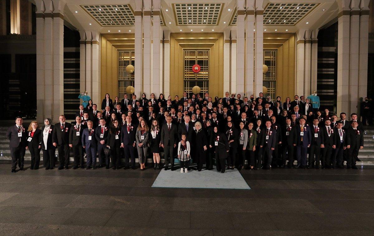 Cumhurbaşkanı Erdoğan: Öğretmenlere ilave haklar sağlanacak