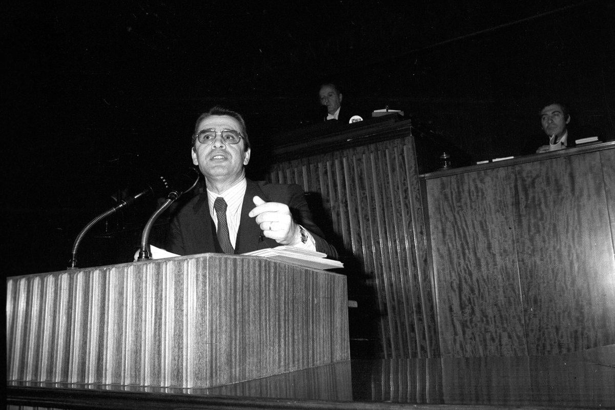 Eski bakan Fehmi Güneş son yolculuğuna uğurlandı