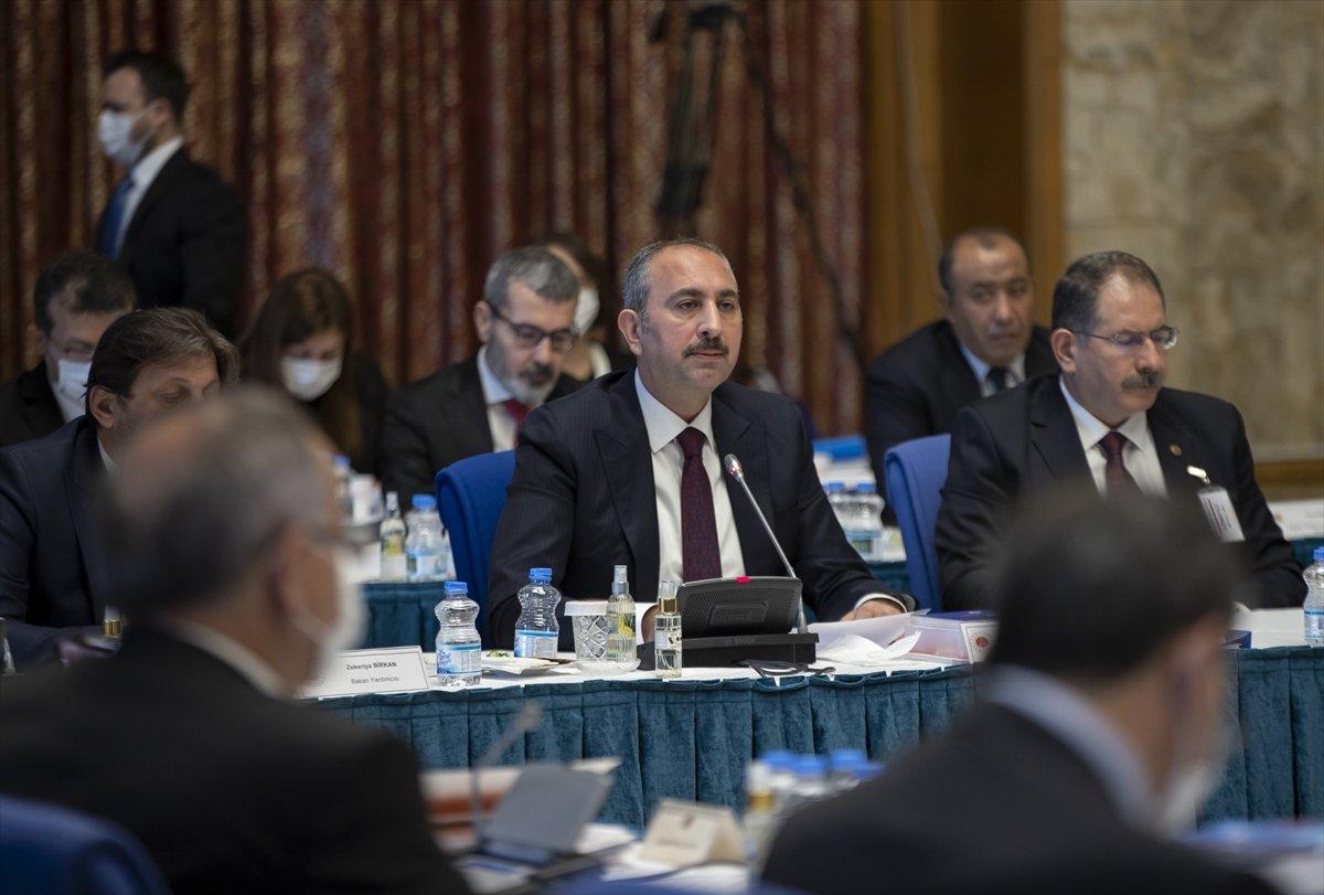 Abdulhamit Gül: Trafik magandalığına ceza artırımı gündemde