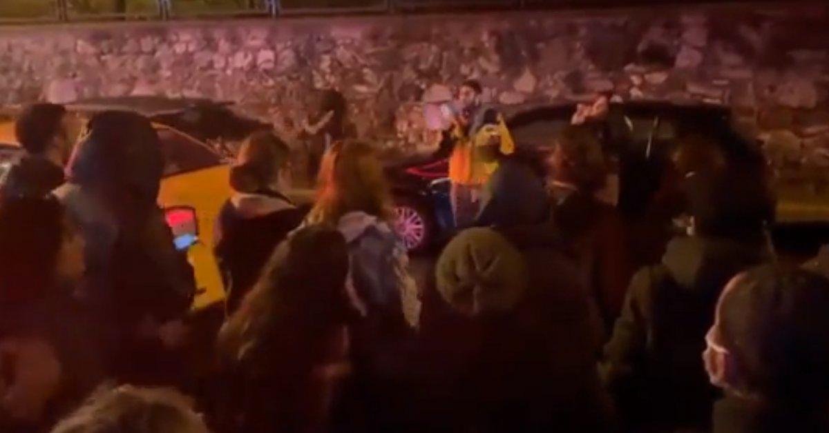 Doların yükselişini bahane edenler PKK ve LGBT sloganları attı