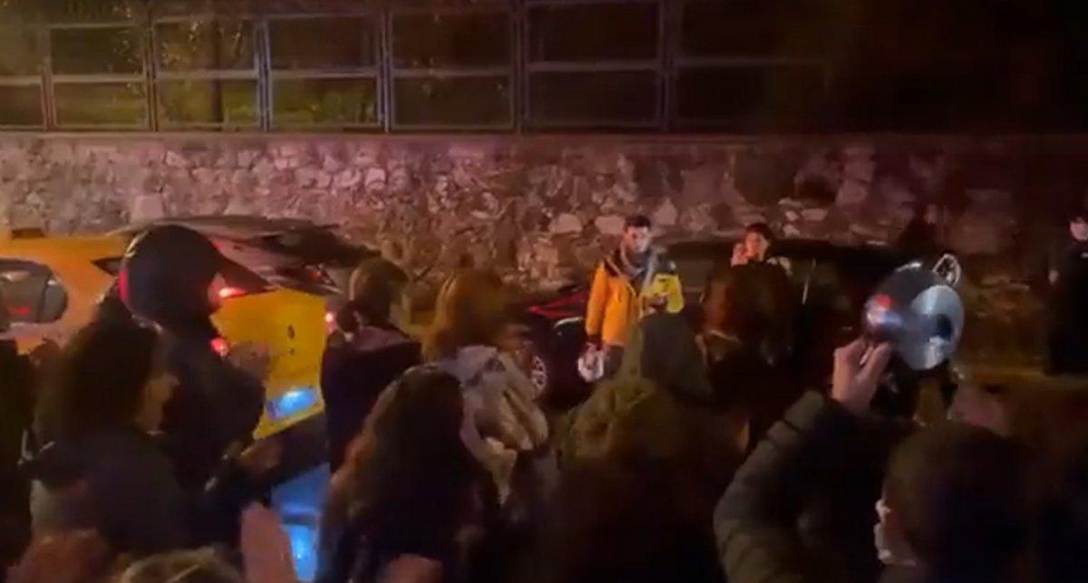 Doların yükselişini bahane edenler PKK ve LGBT sloganları attı