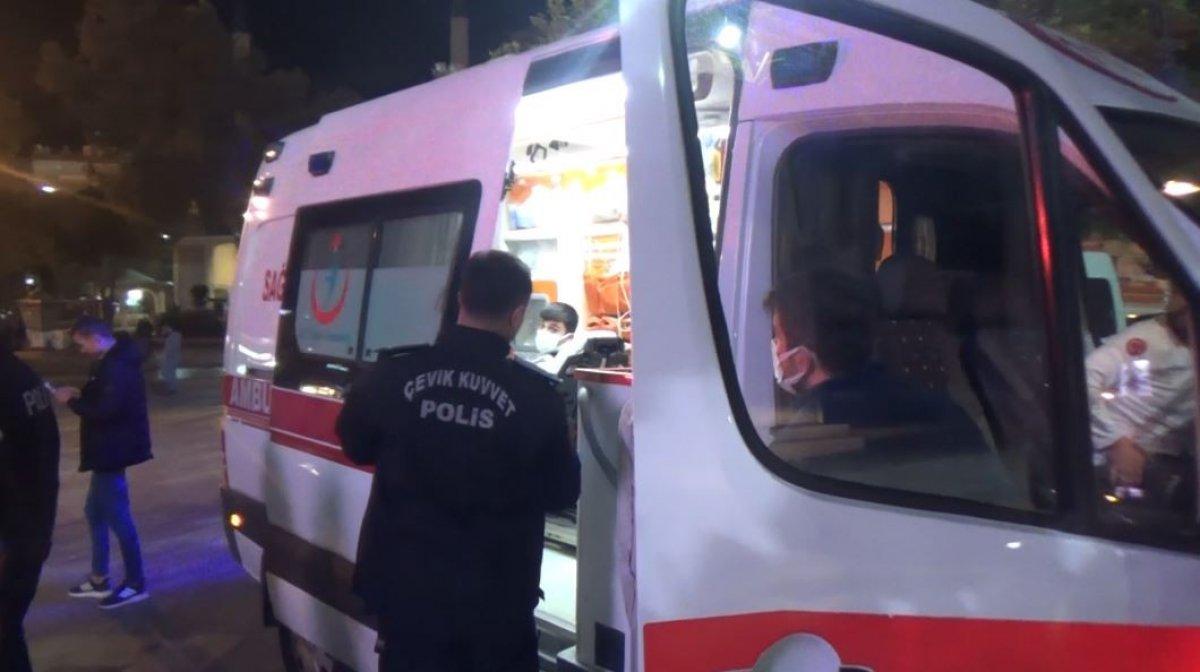 Denizli'de omuz atma davasında bir kişi bıçaklandı