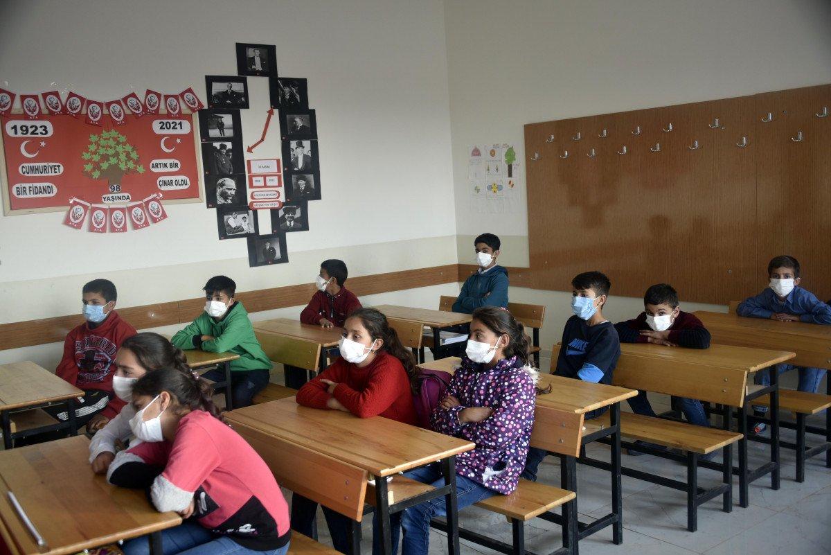 Şehit öğretmen Necmettin Yılmaz, görev yaptığı okulda anıldı