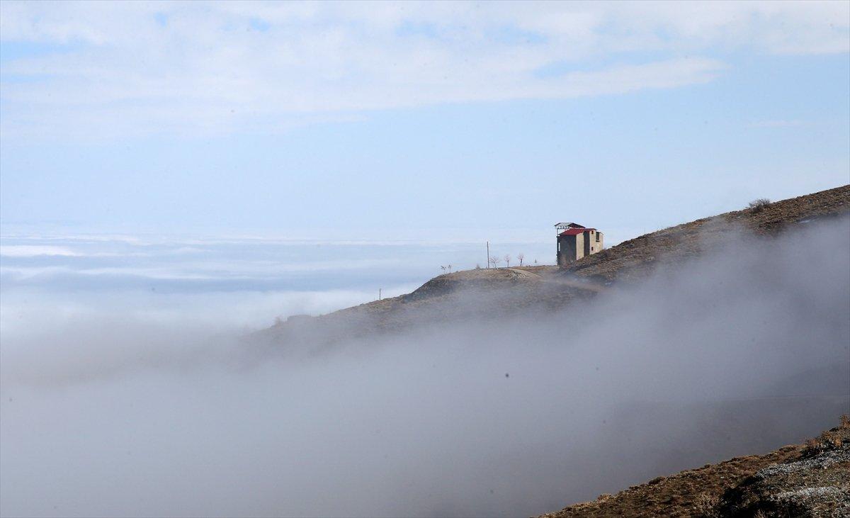 Muş'un karlı dağlarında kartpostallık görüntüler oluştu