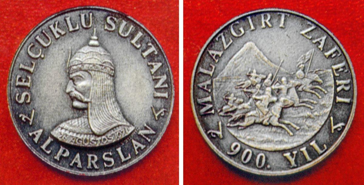 Sultan Alparslan şehadetinin sene-i devriyesinde anılıyor