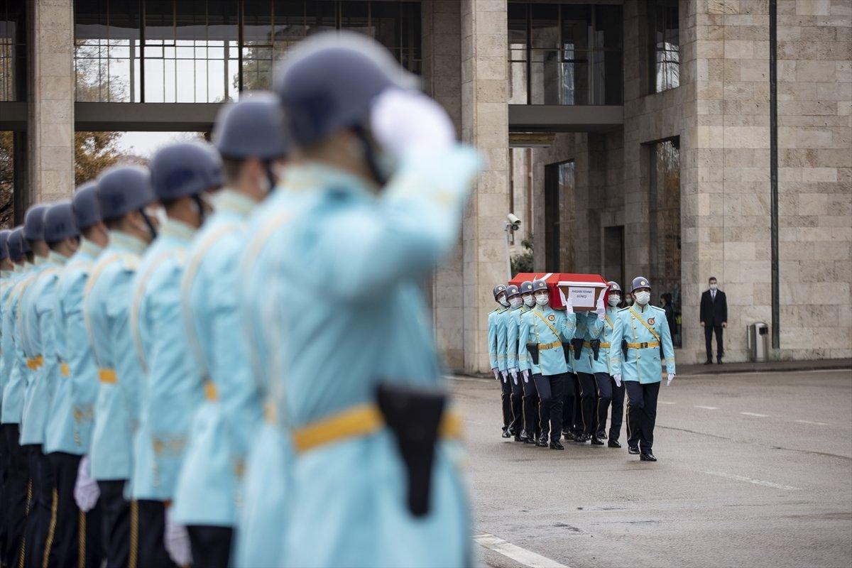 Eski bakan Fehmi Güneş son yolculuğuna uğurlandı