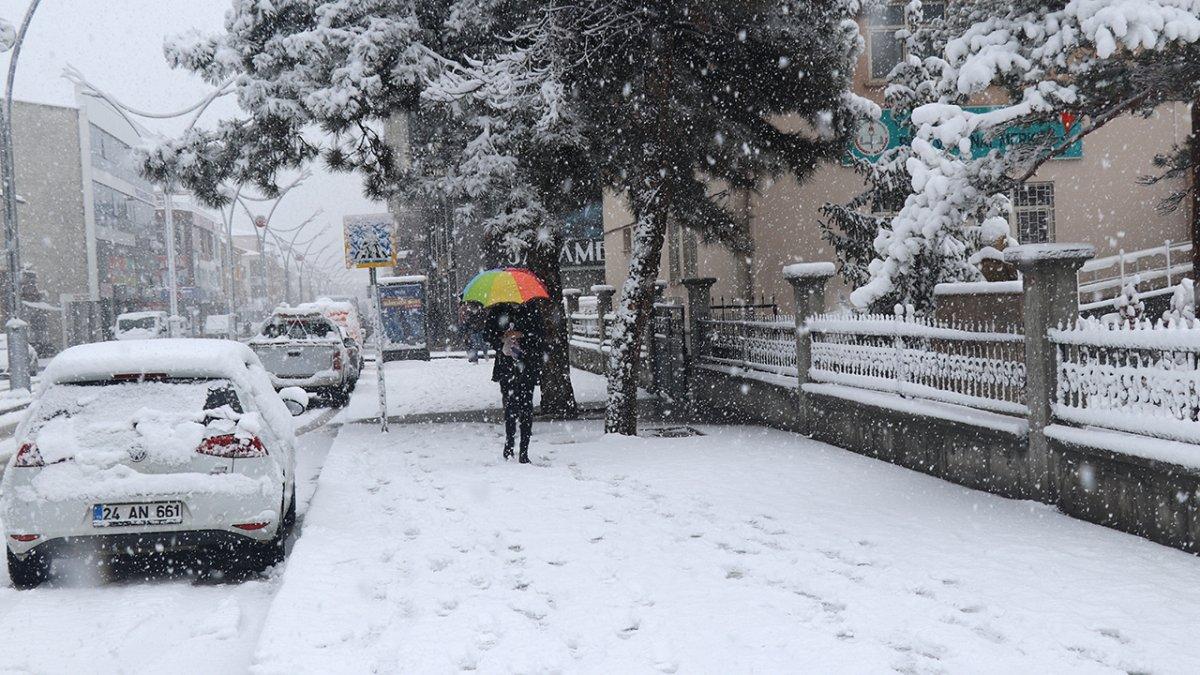 Türkiye yağışlı havanın etkisi altına giriyor