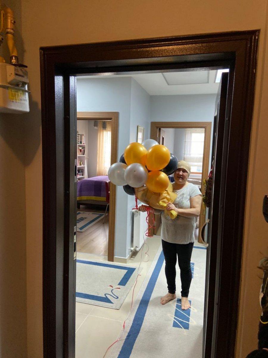 Kocaeli'de kanser tedavisi gören Raziye öğretmene duygusal kutlama