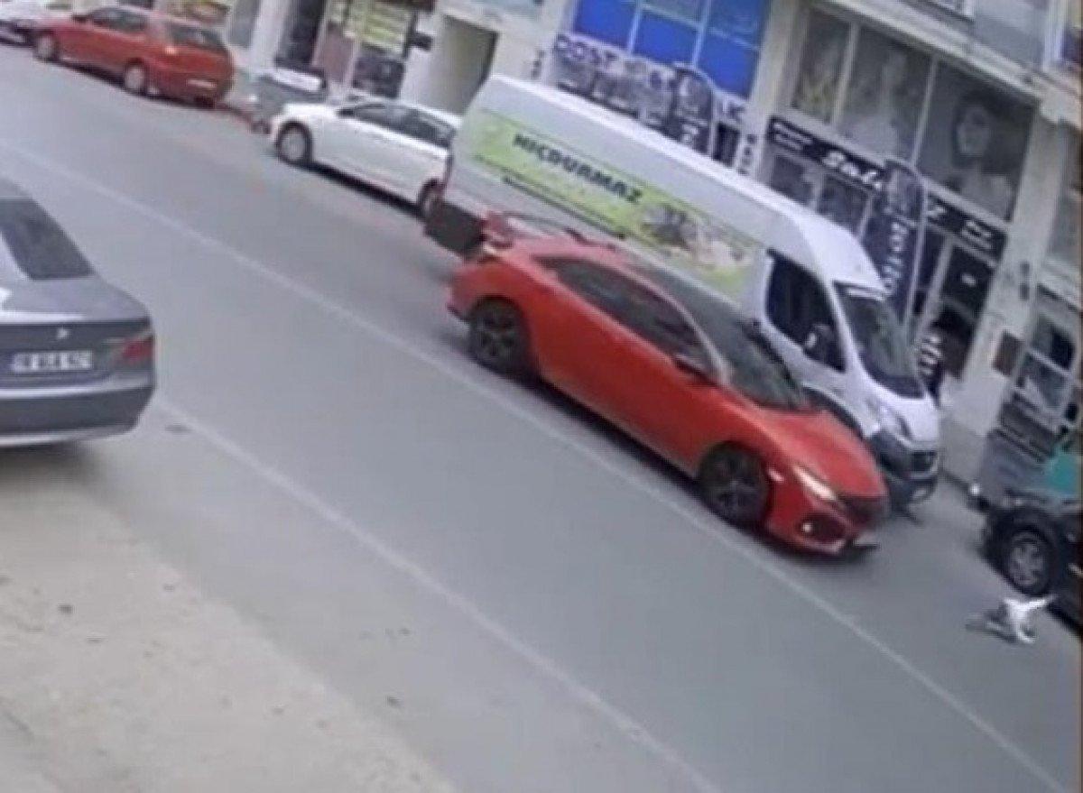 Bursa’da, yolun karşısına geçen çocuğa otomobil çarptı