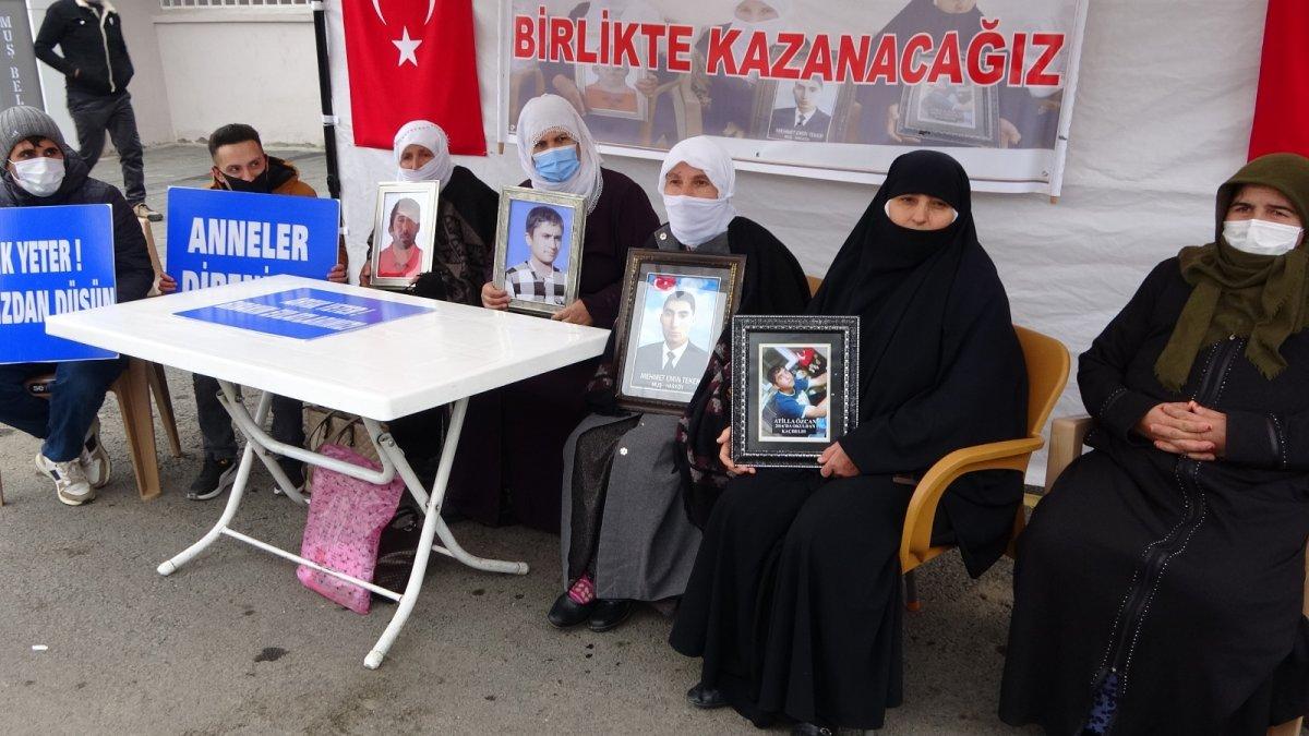 Muş’ta evlat nöbeti, dondurucu soğuğa rağmen devam etti