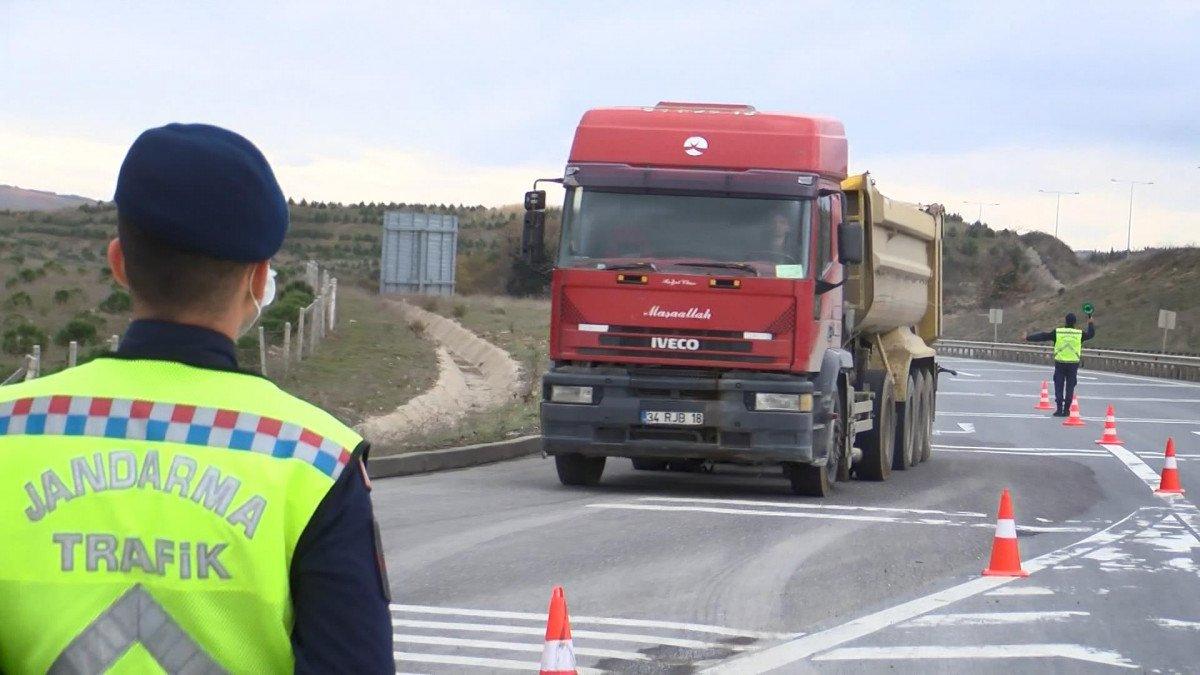 Arnavutköy’de, hafriyat kamyonlarına denetim
