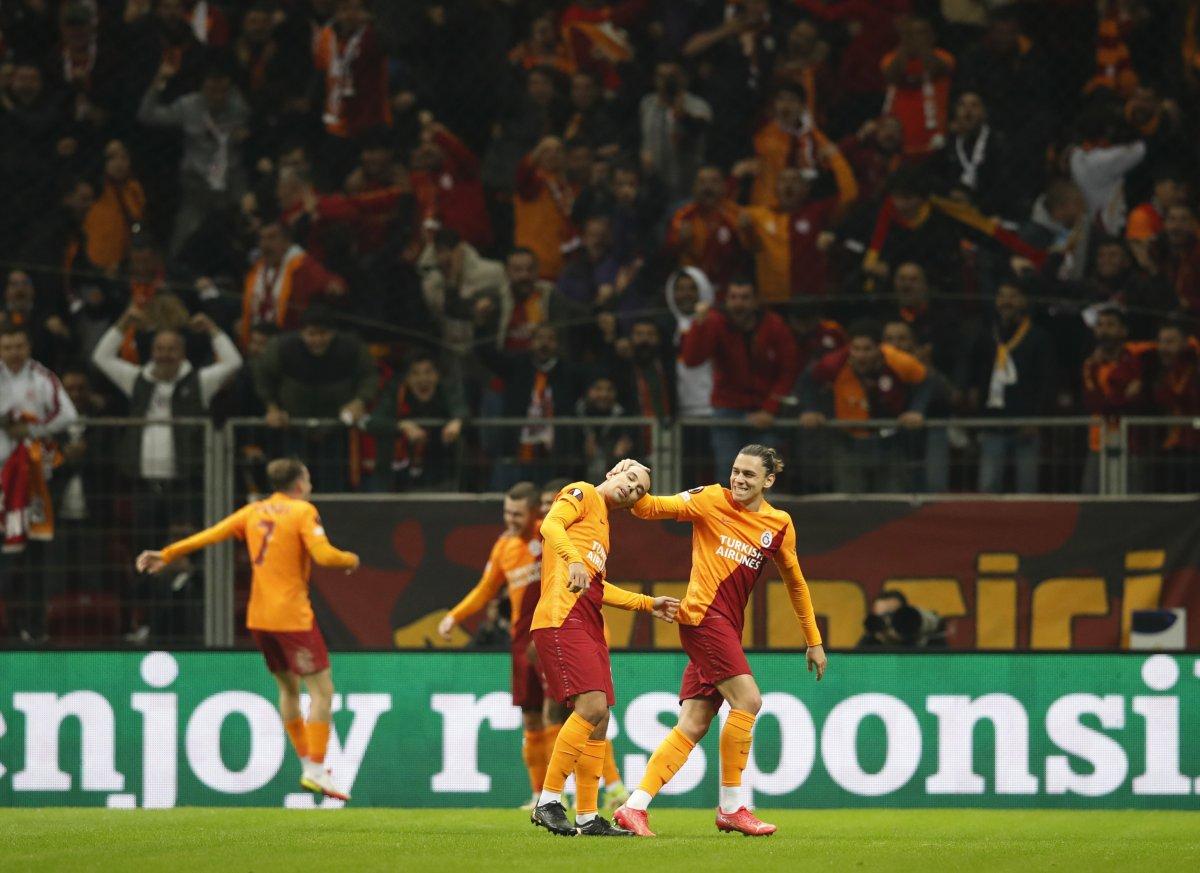 Galatasaray, Marsilya'yı devirdi
