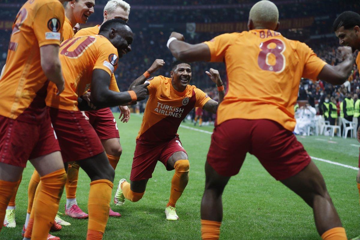 Galatasaray, Marsilya'yı devirdi