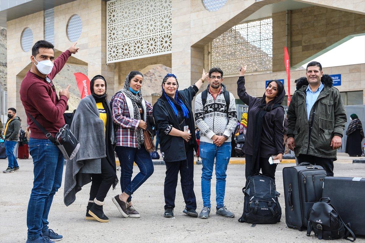 İranlı turistler, alışveriş için Van'a geldi