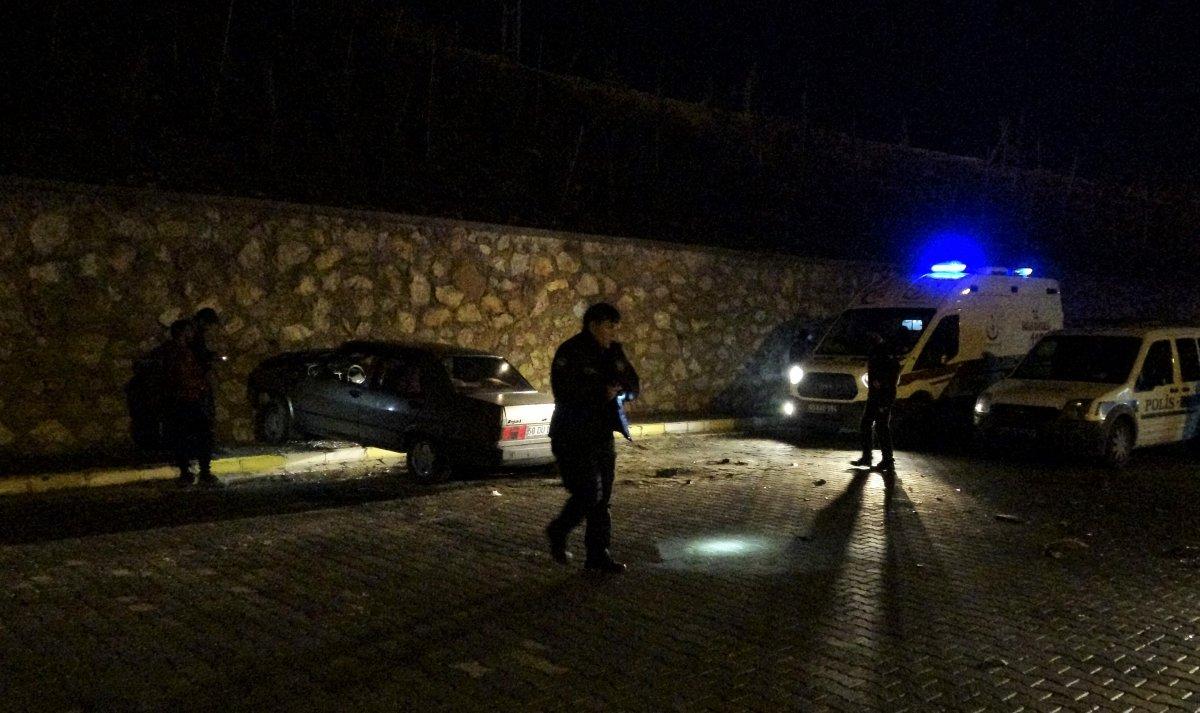 Tokat'ta otomobil kullanmayı öğrenirken duvardan uçtu