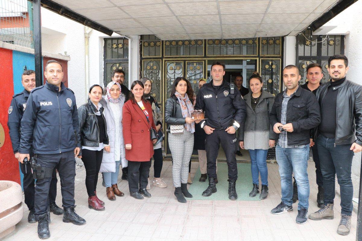 Hakkari'de kadına şiddet ihbarına giden polislere pastalı sürpriz