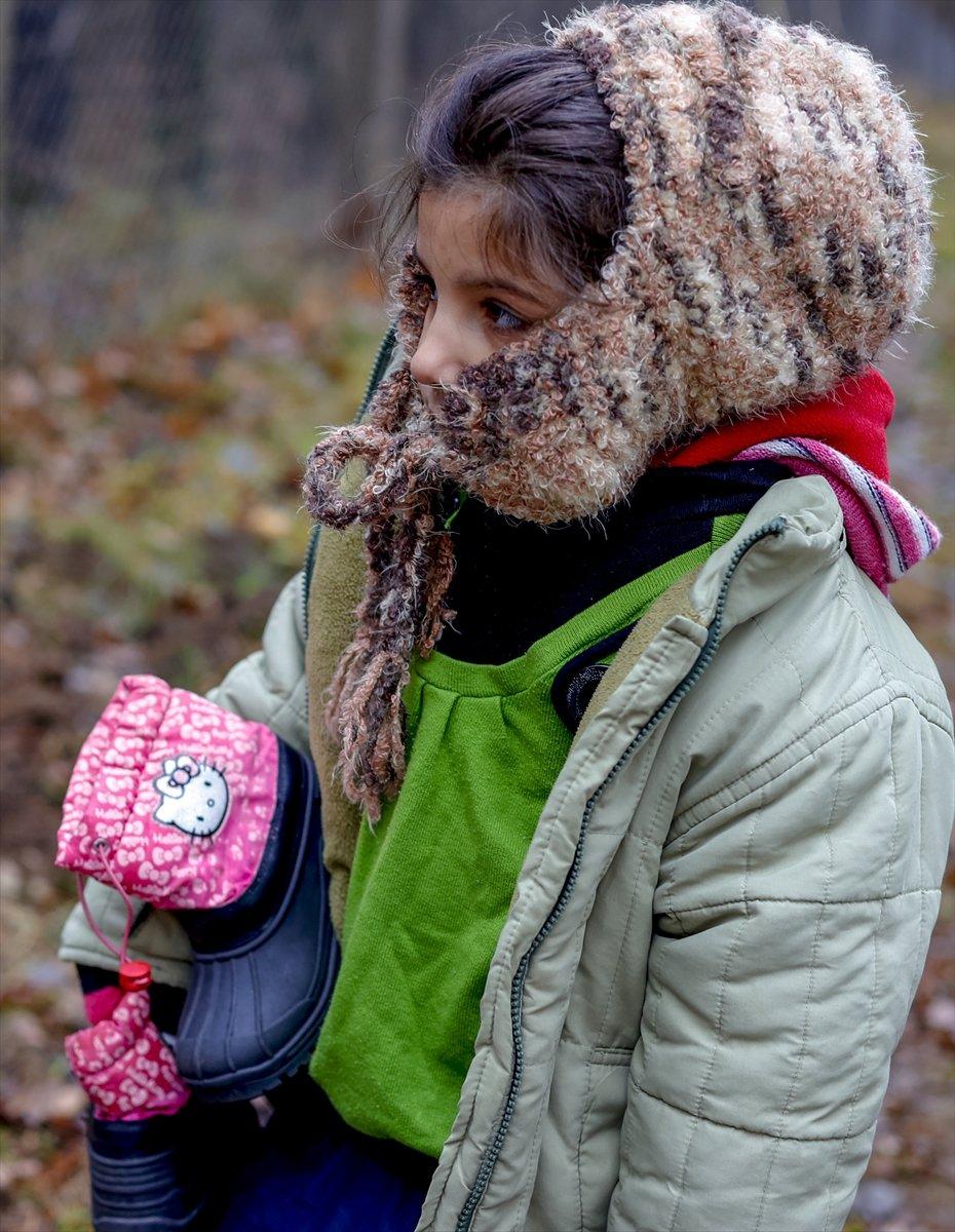 Belarus-Polonya sınırında göçmenler, haftalar sonra banyo imkanı buldu