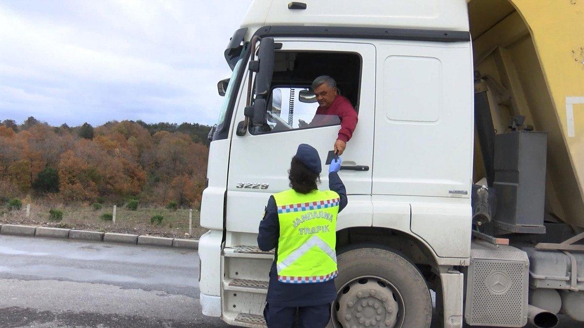 Arnavutköy’de, hafriyat kamyonlarına denetim